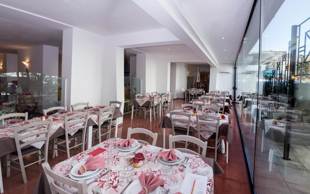 Hotel Sayonara Cattolica Exterior foto